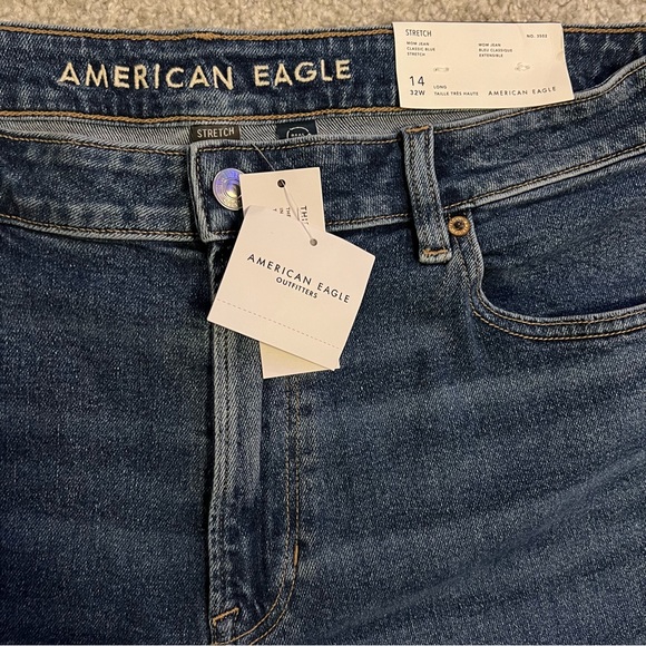 AE high rise Mom Jean - Picture 6 of 8